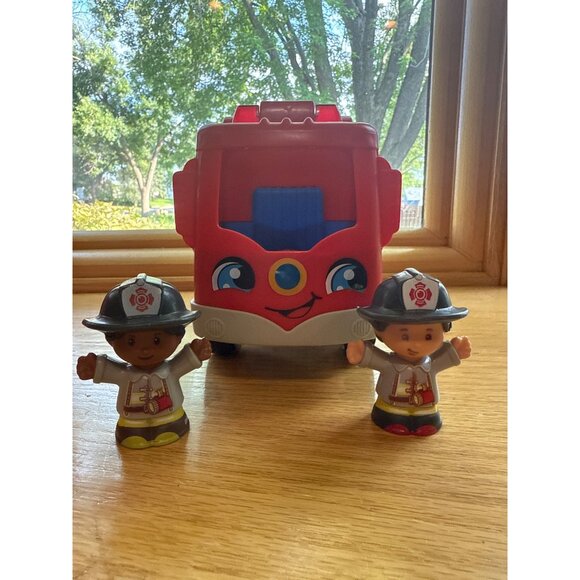 Fisher-Price Little People Fire Truck With 2 Firefighter Figures - Picture 1 of 7